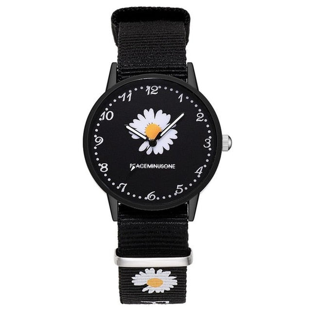 Small Daisy Wrist Watch Women Fashion Nylon Strap Dress Quartz Watch Simple Wild Girlfriends Couple Watch Birthday Gift Women