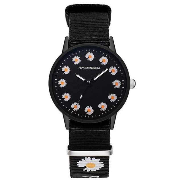 Small Daisy Wrist Watch Women Fashion Nylon Strap Dress Quartz Watch Simple Wild Girlfriends Couple Watch Birthday Gift Women