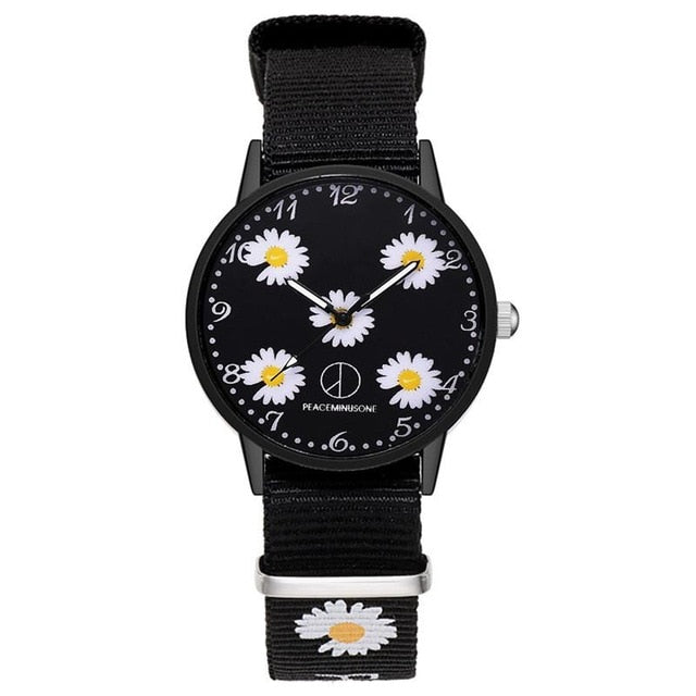 Small Daisy Wrist Watch Women Fashion Nylon Strap Dress Quartz Watch Simple Wild Girlfriends Couple Watch Birthday Gift Women