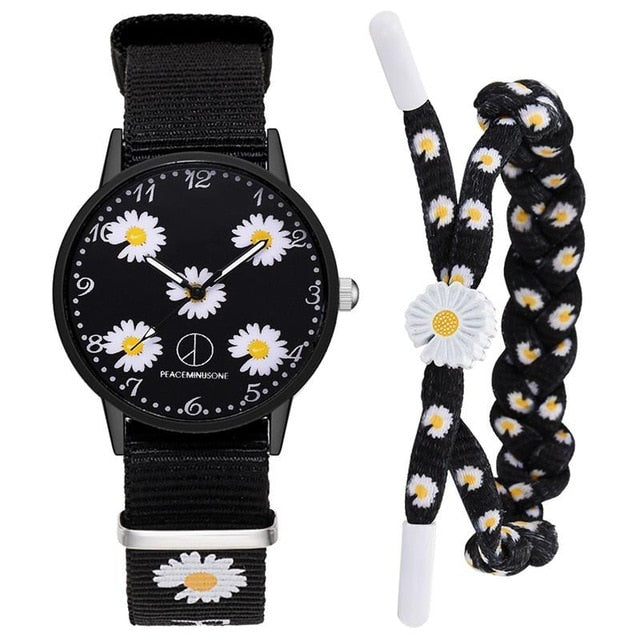 Small Daisy Wrist Watch Women Fashion Nylon Strap Dress Quartz Watch Simple Wild Girlfriends Couple Watch Birthday Gift Women