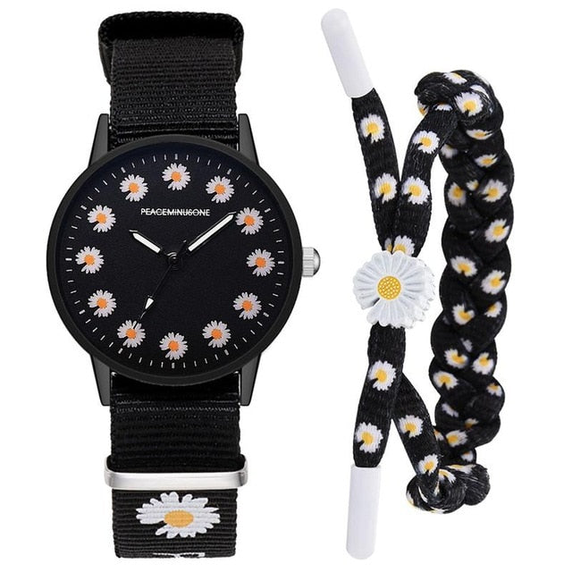 Small Daisy Wrist Watch Women Fashion Nylon Strap Dress Quartz Watch Simple Wild Girlfriends Couple Watch Birthday Gift Women