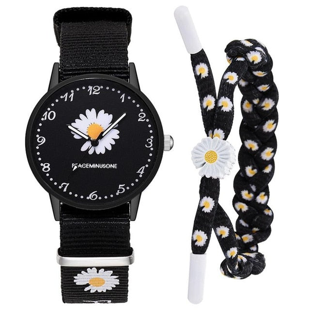 Small Daisy Wrist Watch Women Fashion Nylon Strap Dress Quartz Watch Simple Wild Girlfriends Couple Watch Birthday Gift Women